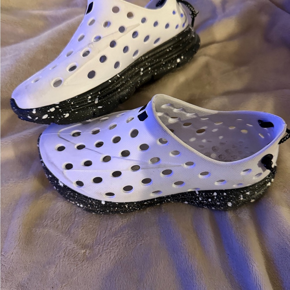 Kane White and Black Slip-On Shoes size 1